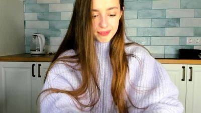 Russian brunette busty camgirl masturbating on webcam - drtuber.com - Russia