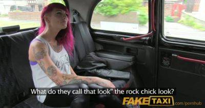 Watch busty chick Punk rock in a black cab and give a sloppy blowjob - sexu.com